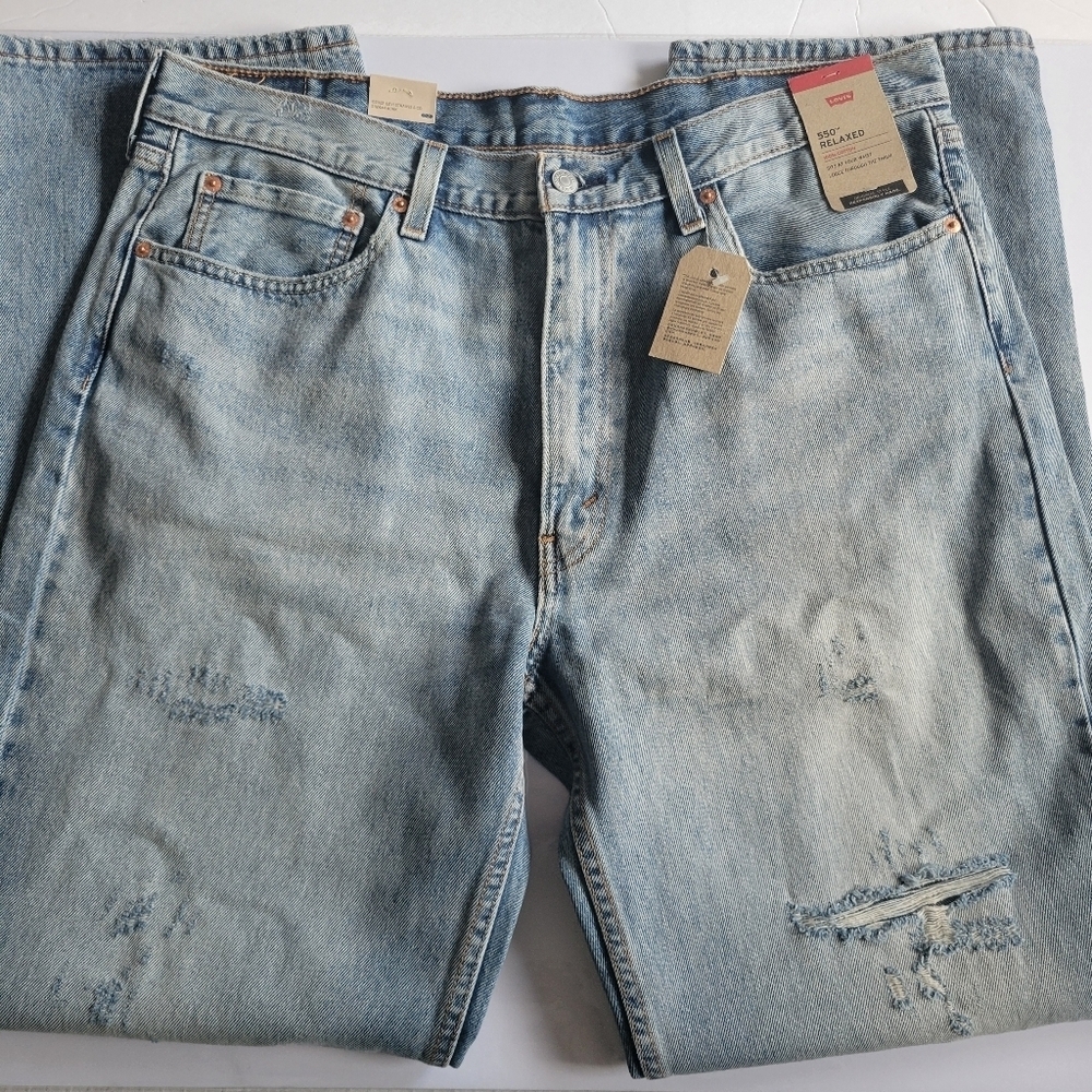 New 38x34 550 Levi's Relaxed Fit Jeans. - Picture 3 of 9